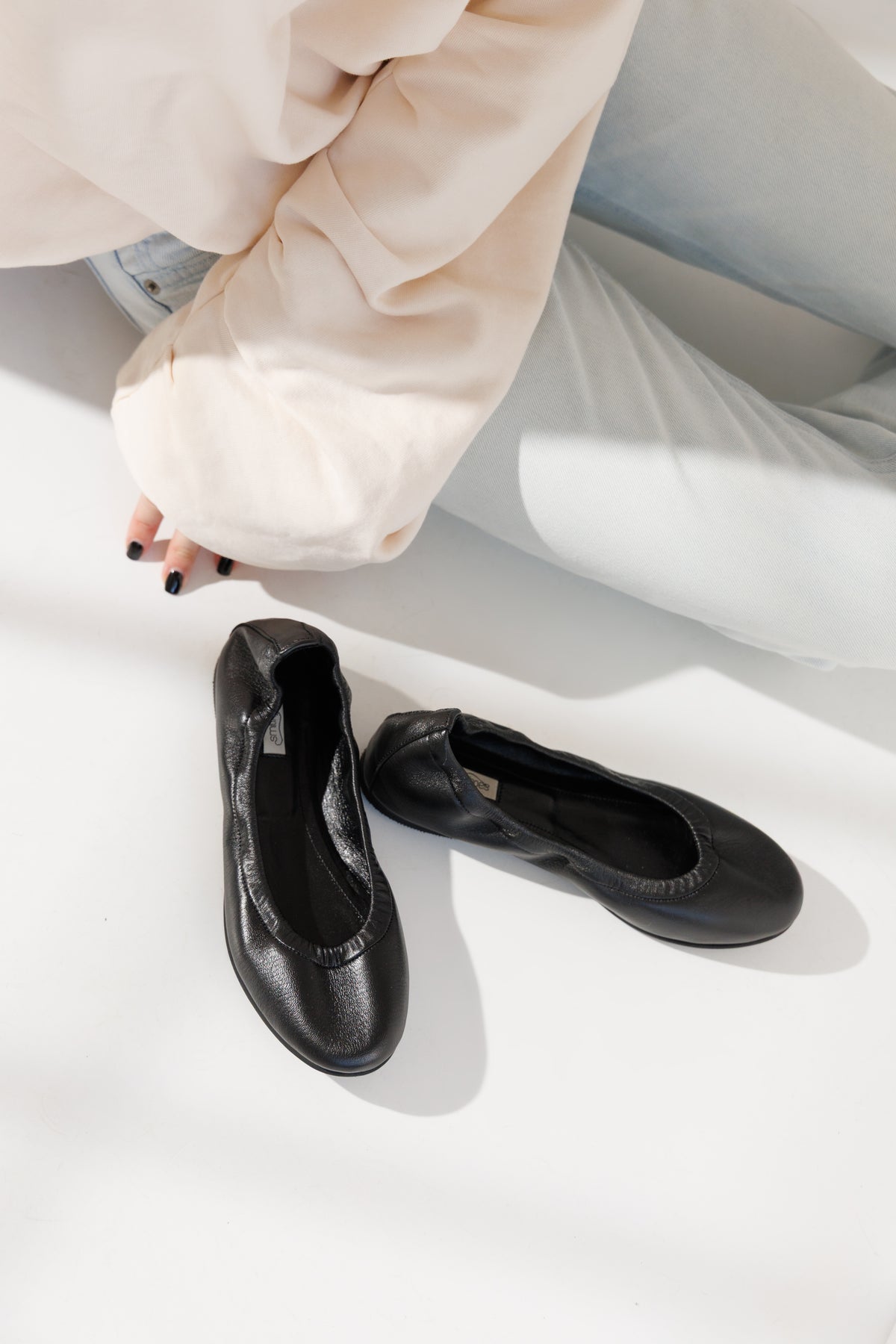 WANDA B151 Balerini rotunzi piele, negru